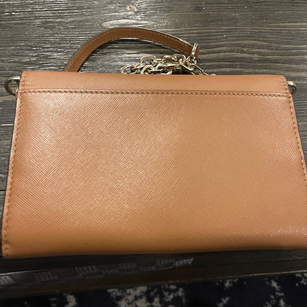 Tory Burch Tan Robinson Chain Wallet Crossbody Bag. Never used No CALLOUTS - Picture 6 of 9